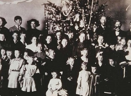 First Christmas at Cromwell Church in 1910